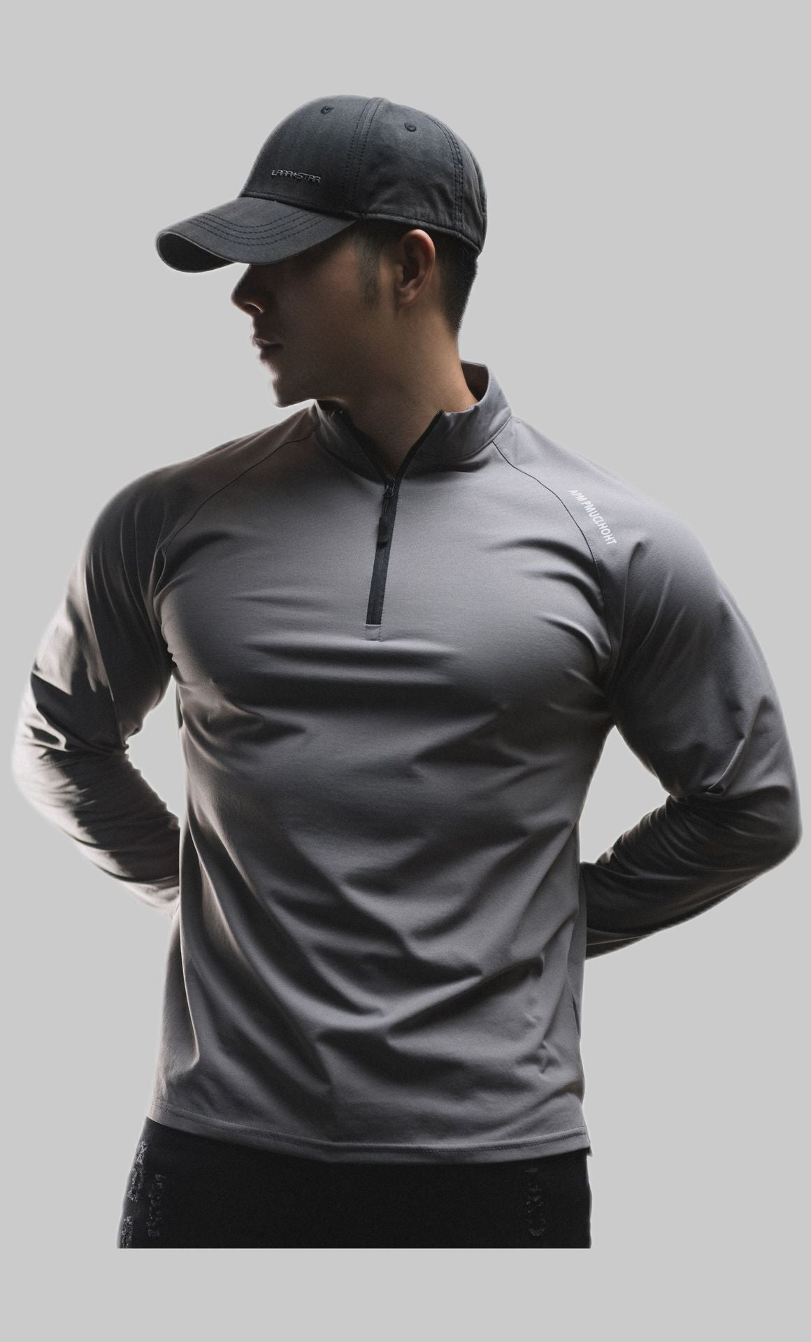 The Motion Quarter Zip