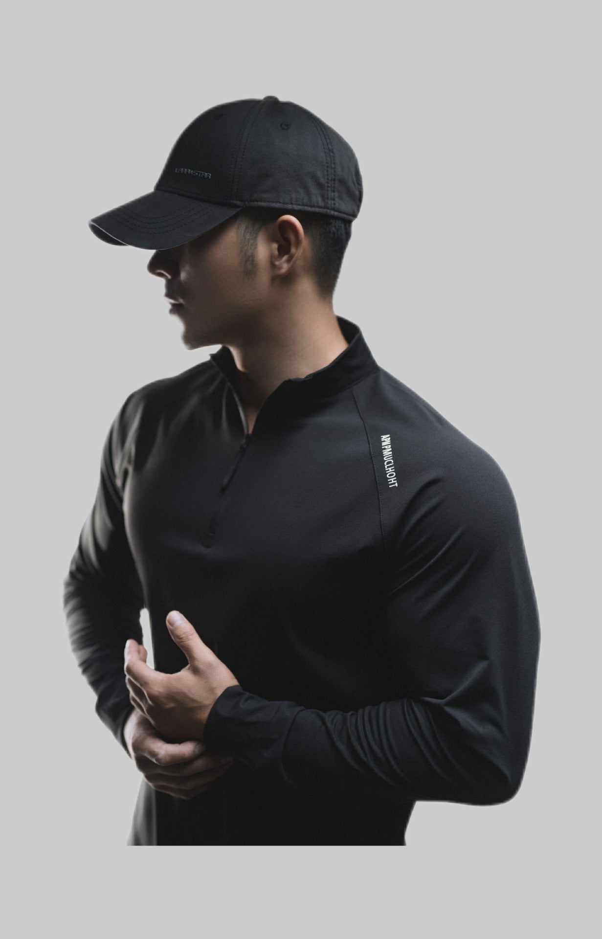 The Motion Quarter Zip